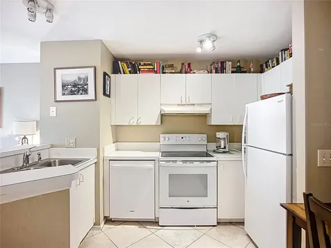 850 S Tamiami Trail Sarasota FL 34236