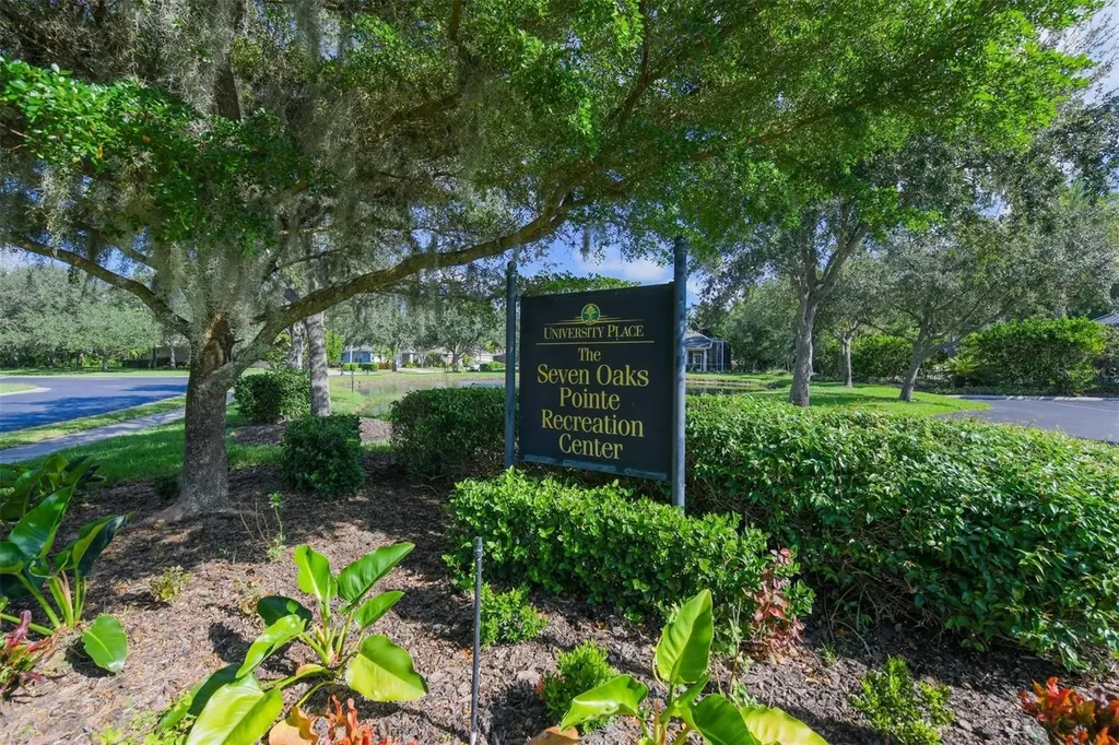 7806 Drayton Circle Bradenton FL 34201