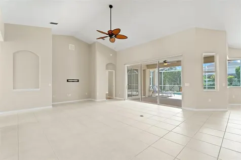 7806 Drayton Circle Bradenton FL 34201
