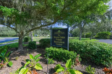 7806 Drayton Circle Bradenton FL 34201