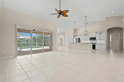 7806 Drayton Circle Bradenton FL 34201