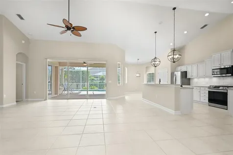 7806 Drayton Circle Bradenton FL 34201