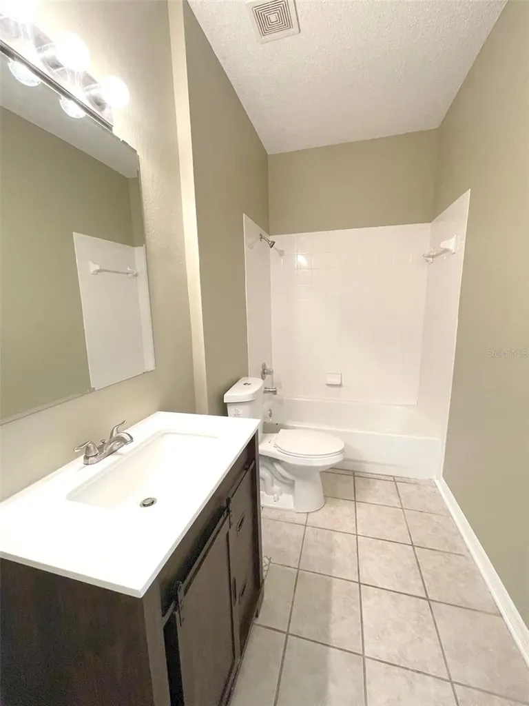 12751 Woodbury Oaks Drive Orlando FL 32828