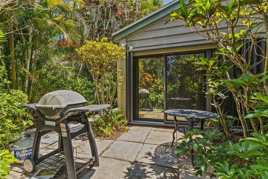 1623 Pelican Cove Road Sarasota FL 34231