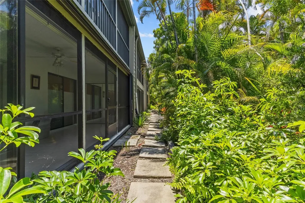 1623 Pelican Cove Road Sarasota FL 34231