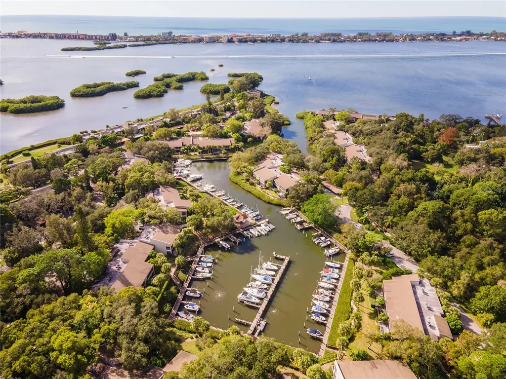 1623 Pelican Cove Road Sarasota FL 34231