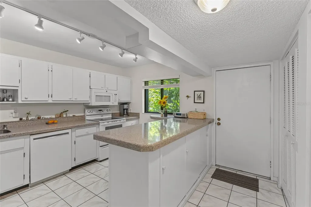 1623 Pelican Cove Road Sarasota FL 34231