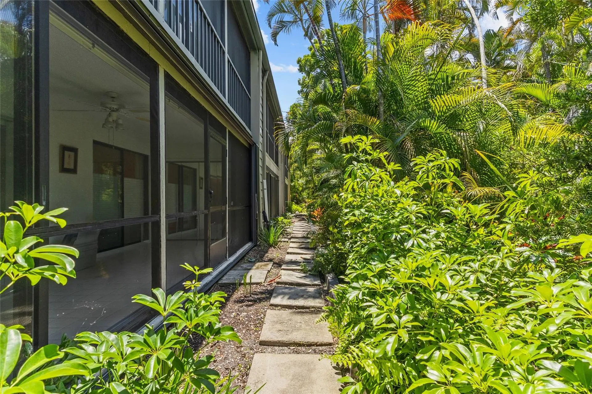 1623 Pelican Cove Road Sarasota FL 34231
