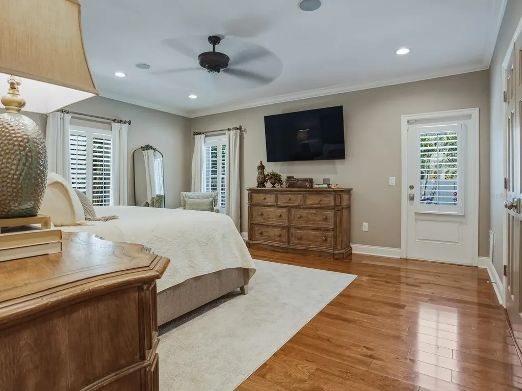 4507 W Watrous Avenue Tampa FL 33629