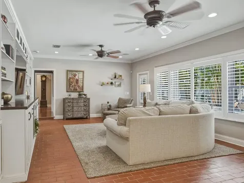 4507 W Watrous Avenue Tampa FL 33629