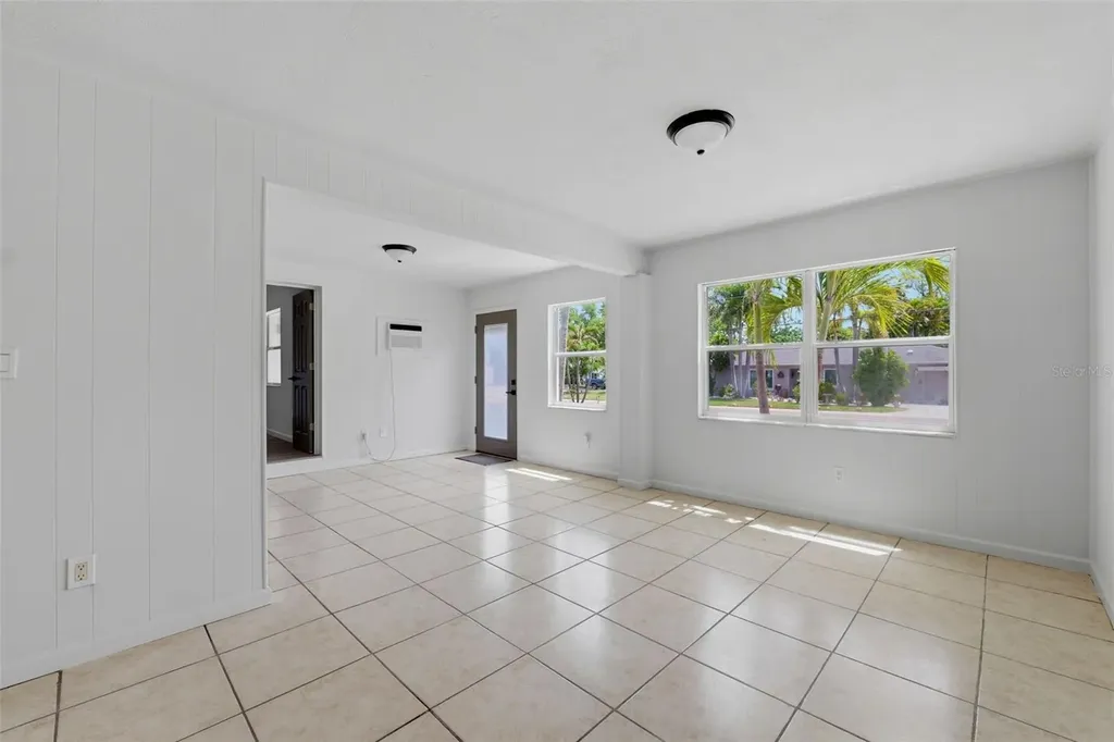 3030 5th Street N St Petersburg FL 33704