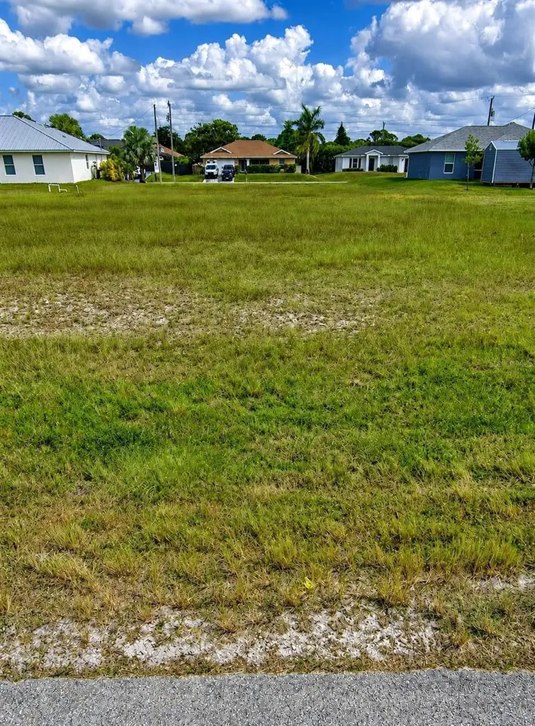 3813 NE 23rd Avenue Cape Coral FL 33909