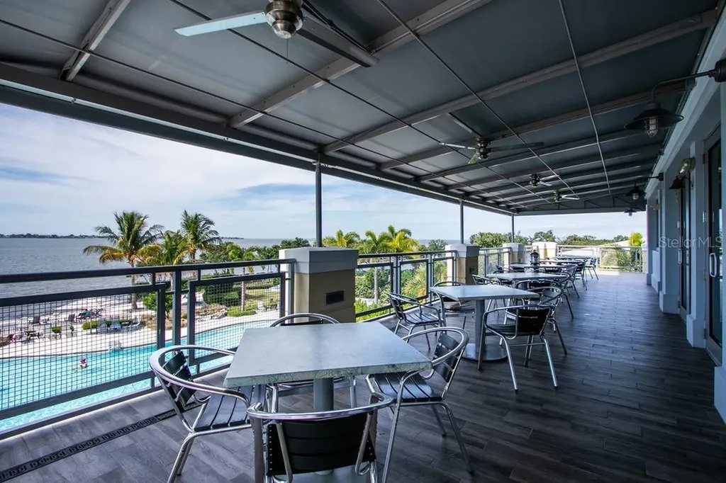387 Aruba Circle Bradenton FL 34209
