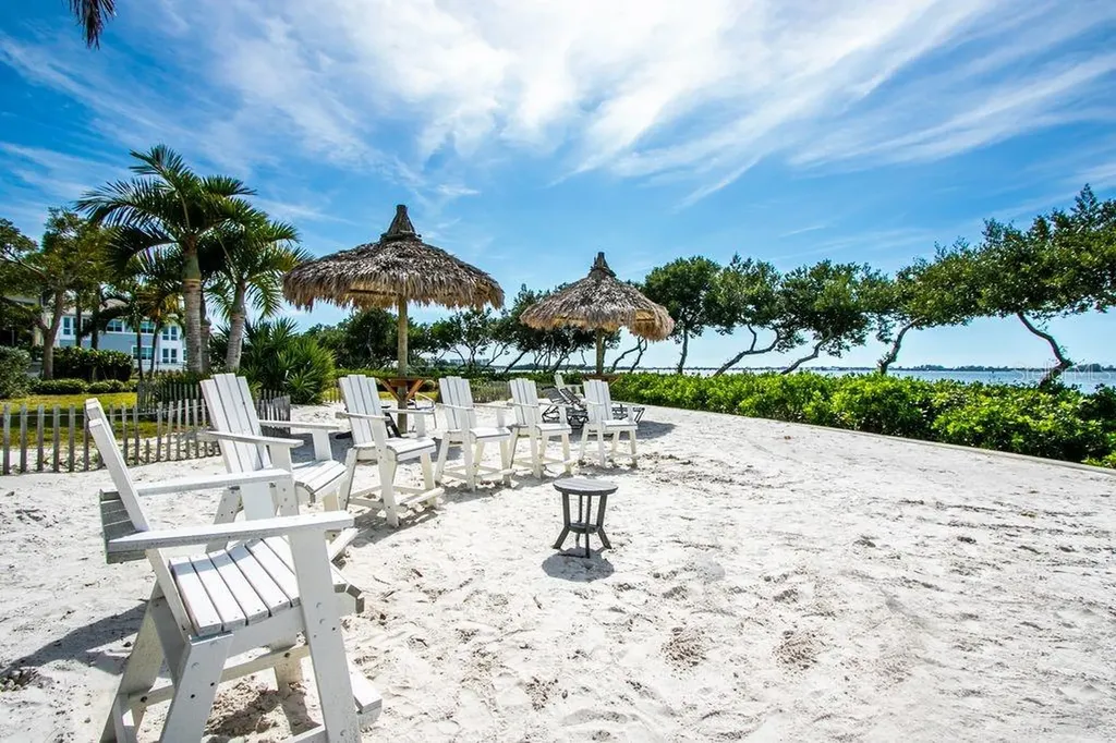 387 Aruba Circle Bradenton FL 34209