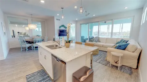 387 Aruba Circle Bradenton FL 34209
