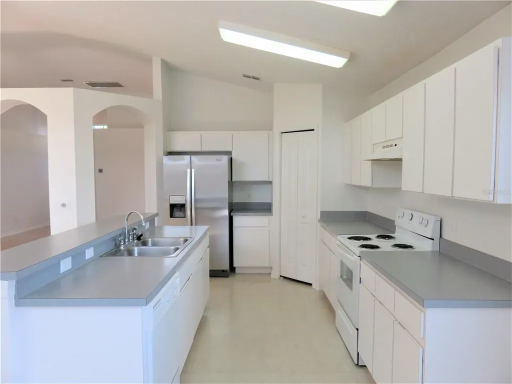 8613 Fawn Creek Drive Tampa FL 33626