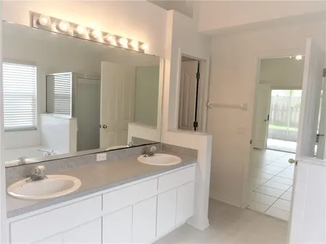 8613 Fawn Creek Drive Tampa FL 33626