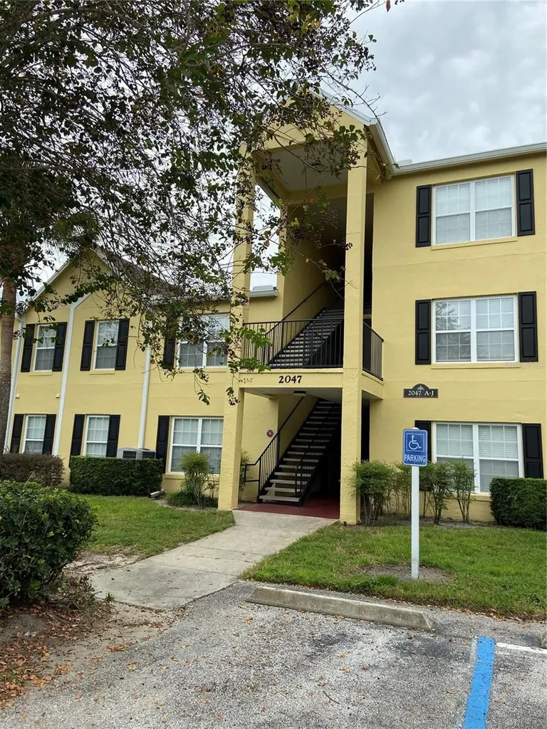 2047 Dixie Belle Drive Orlando FL 32812