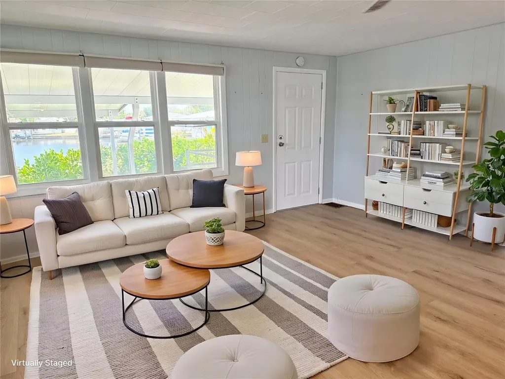6806 Mount Quincy Drive NE St Petersburg FL 33702