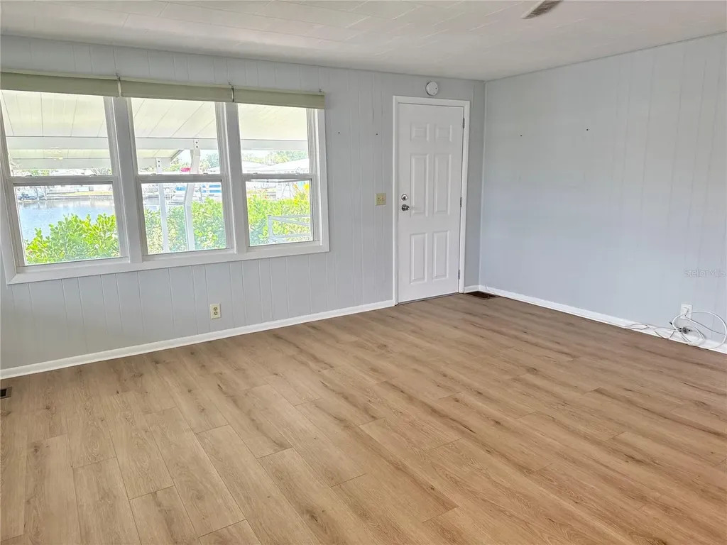6806 Mount Quincy Drive NE St Petersburg FL 33702
