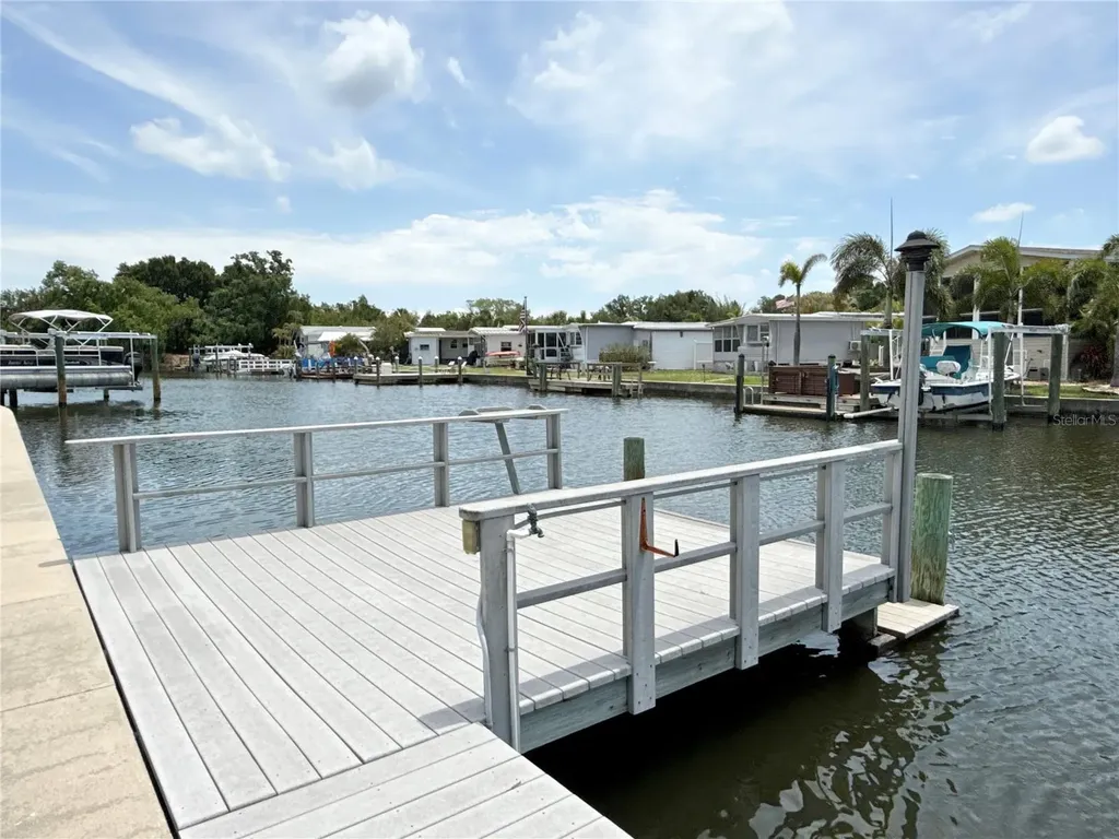 6806 Mount Quincy Drive NE St Petersburg FL 33702