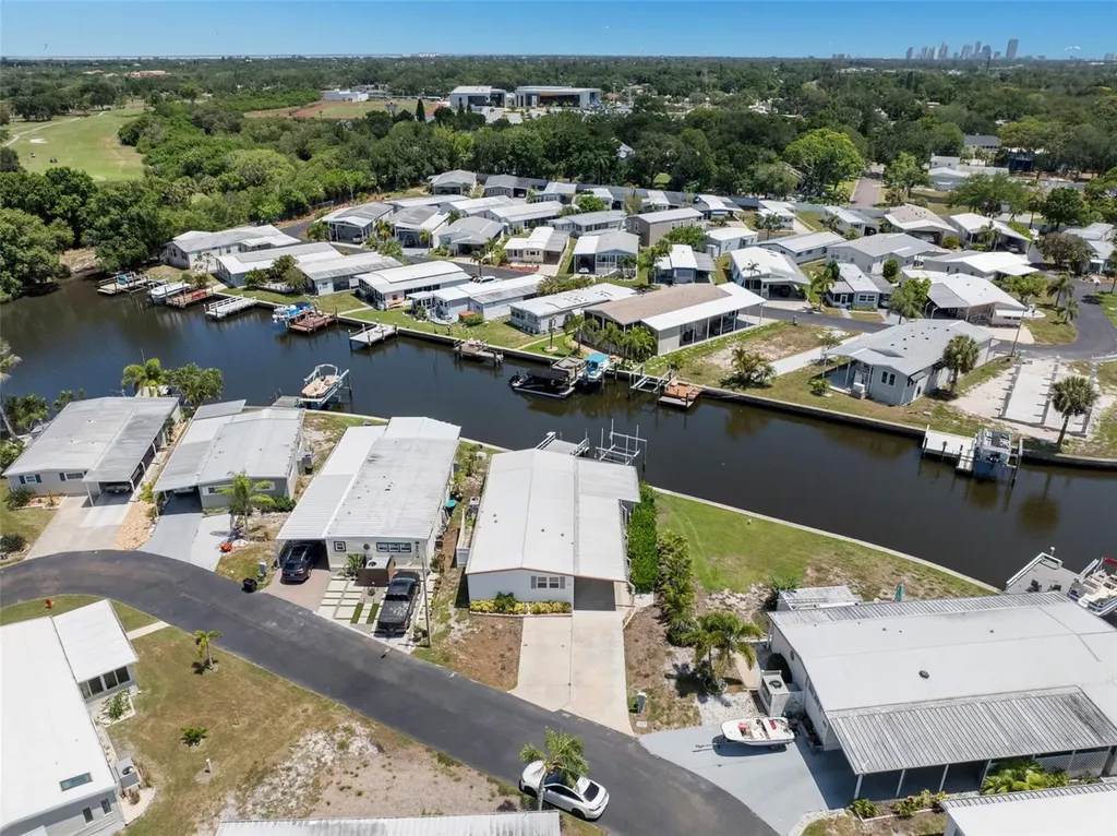 6806 Mount Quincy Drive NE St Petersburg FL 33702