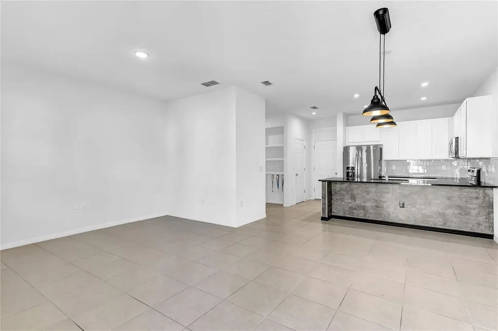 2274 Centerra Loop Kissimmee FL 34741