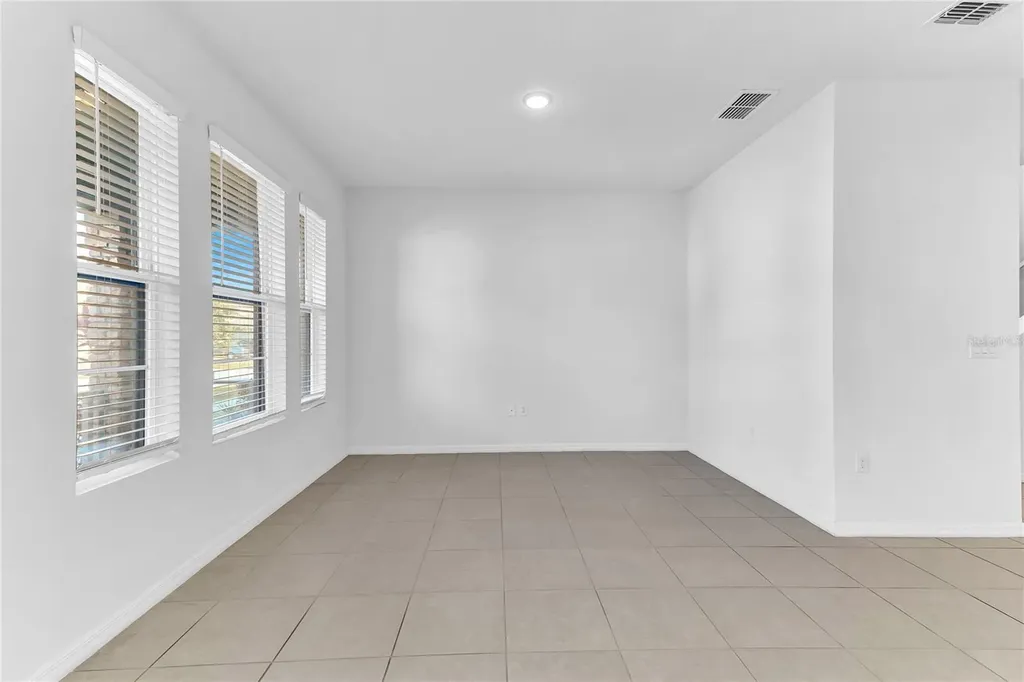 2274 Centerra Loop Kissimmee FL 34741