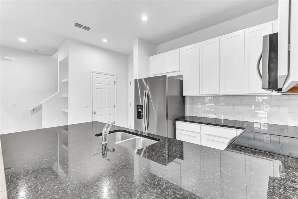 2274 Centerra Loop Kissimmee FL 34741