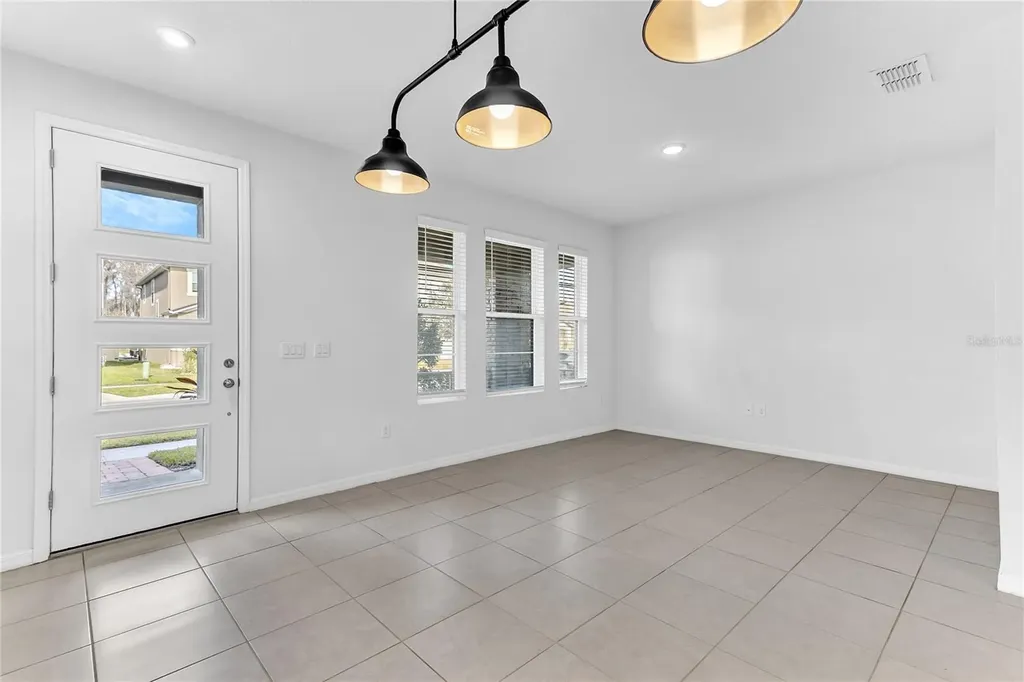 2274 Centerra Loop Kissimmee FL 34741