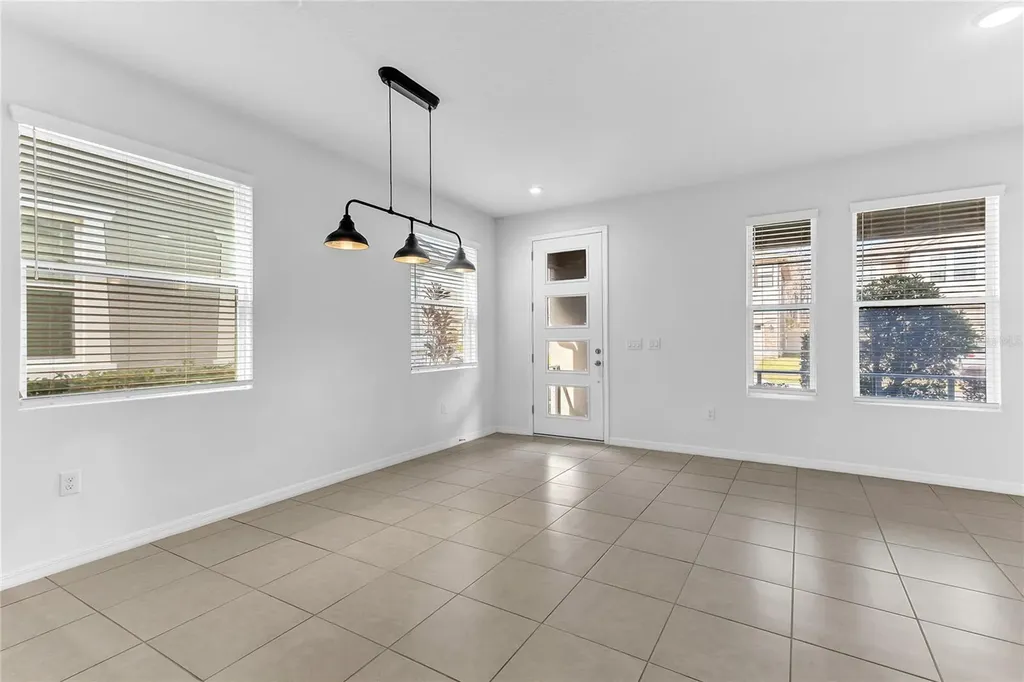 2274 Centerra Loop Kissimmee FL 34741