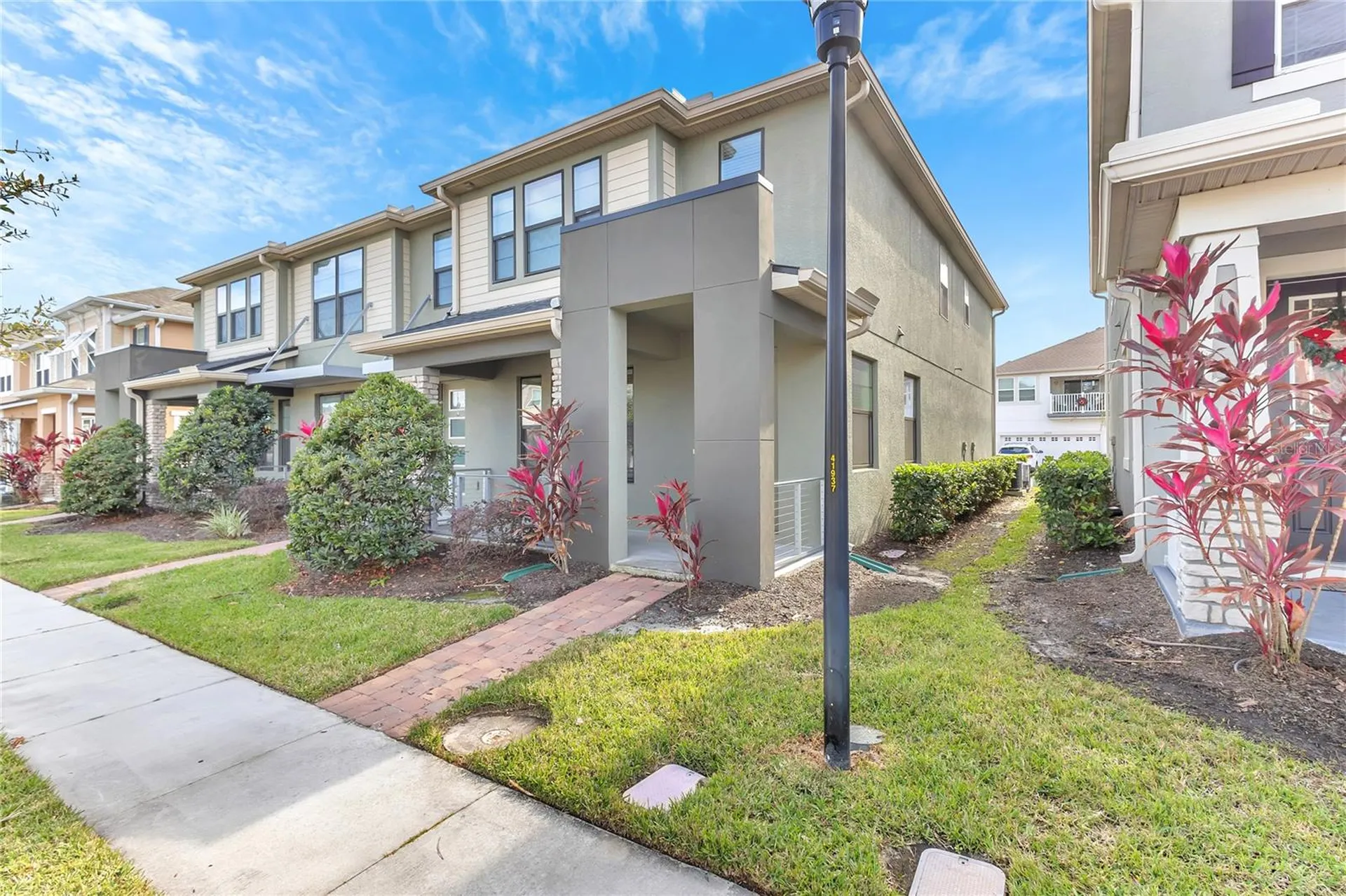 2274 Centerra Loop Kissimmee FL 34741