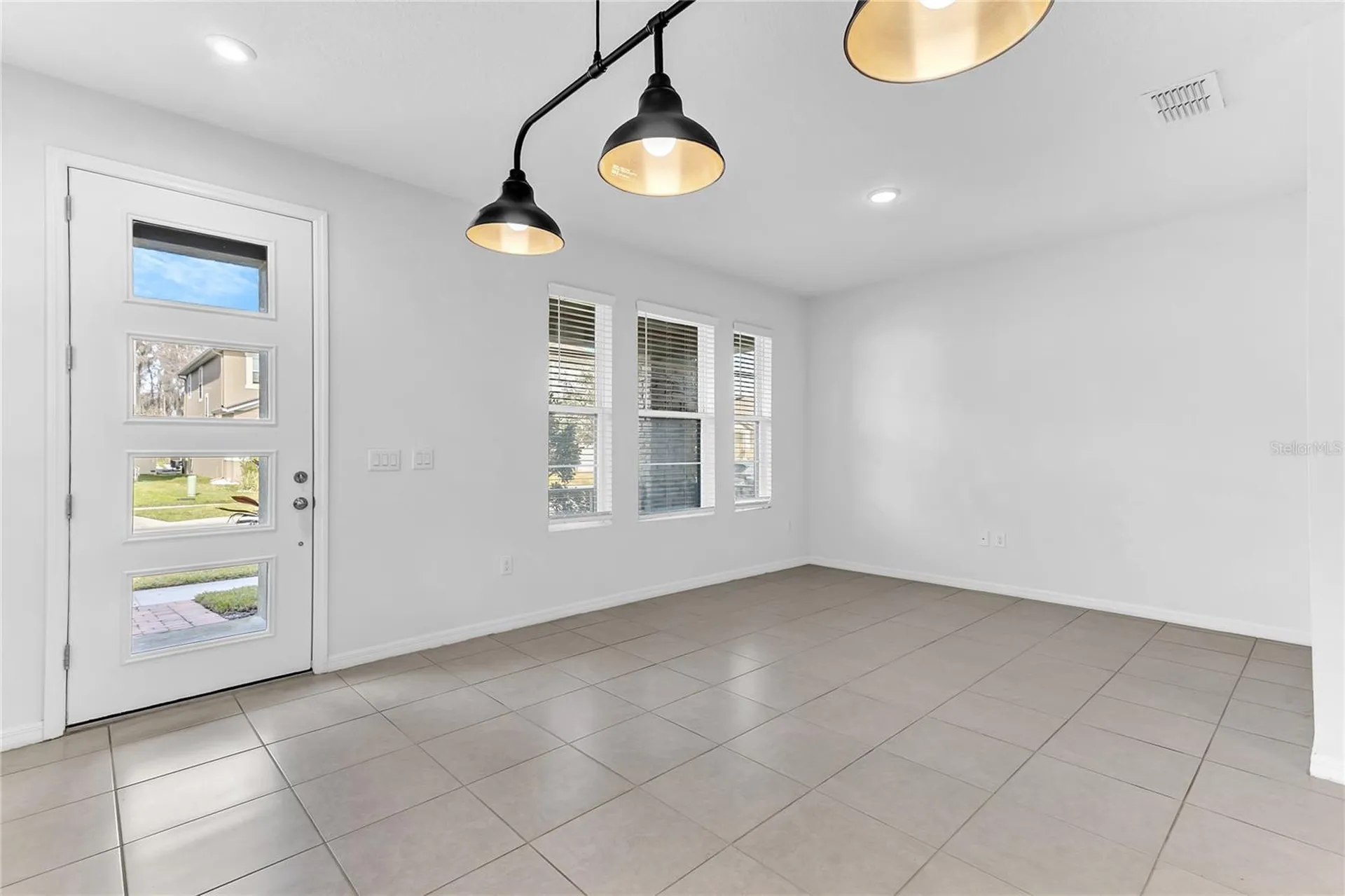 2274 Centerra Loop Kissimmee FL 34741