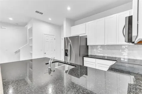 2274 Centerra Loop Kissimmee FL 34741