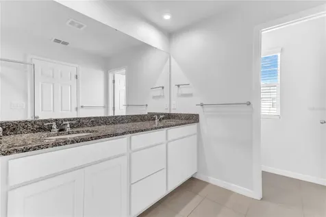 2274 Centerra Loop Kissimmee FL 34741