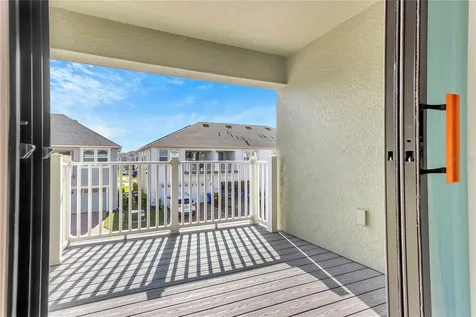 2274 Centerra Loop Kissimmee FL 34741