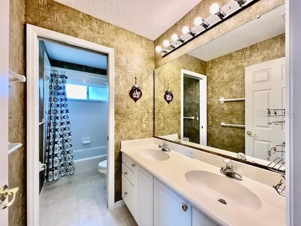 1565 The Oaks Boulevard Kissimmee FL 34746