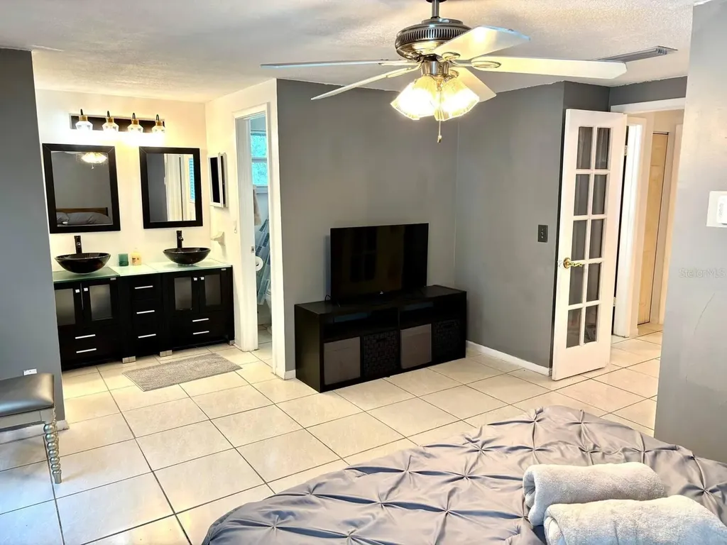 16513 Silverhill Drive Tampa FL 33624