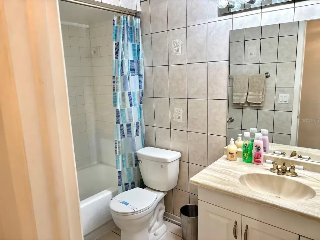 16513 Silverhill Drive Tampa FL 33624