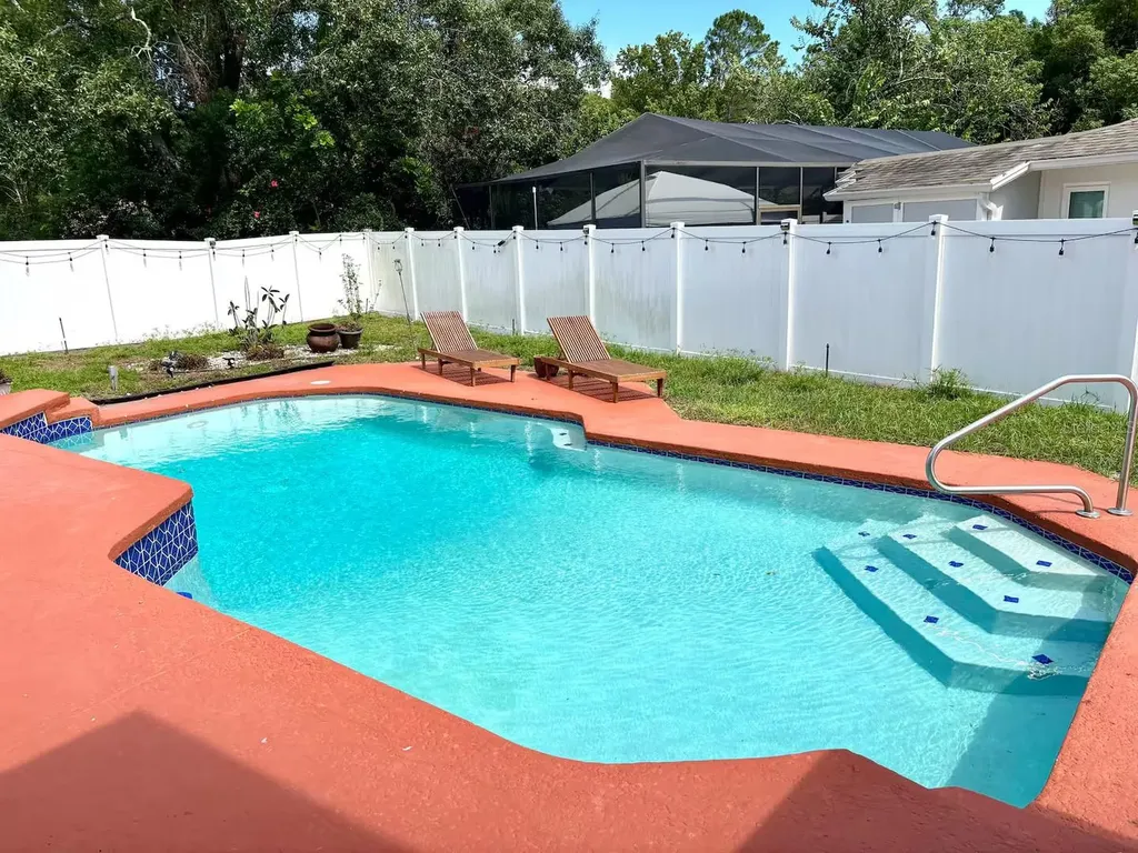 16513 Silverhill Drive Tampa FL 33624