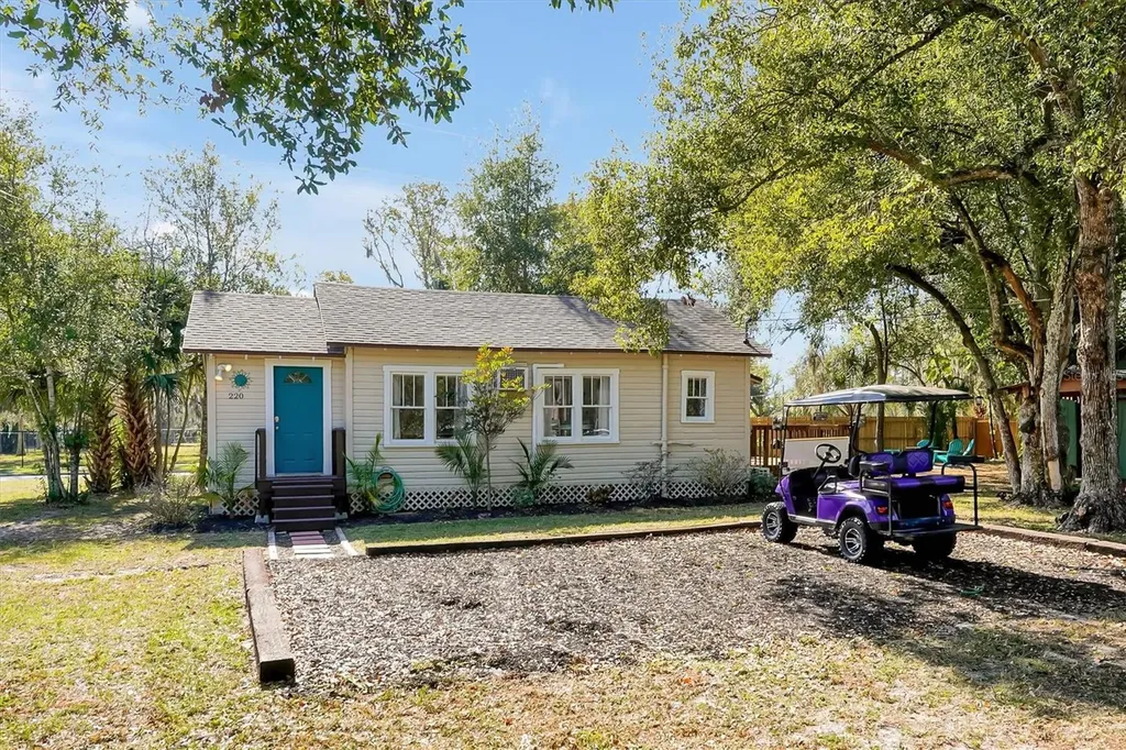 220 Avocado Avenue Sanford FL 32771