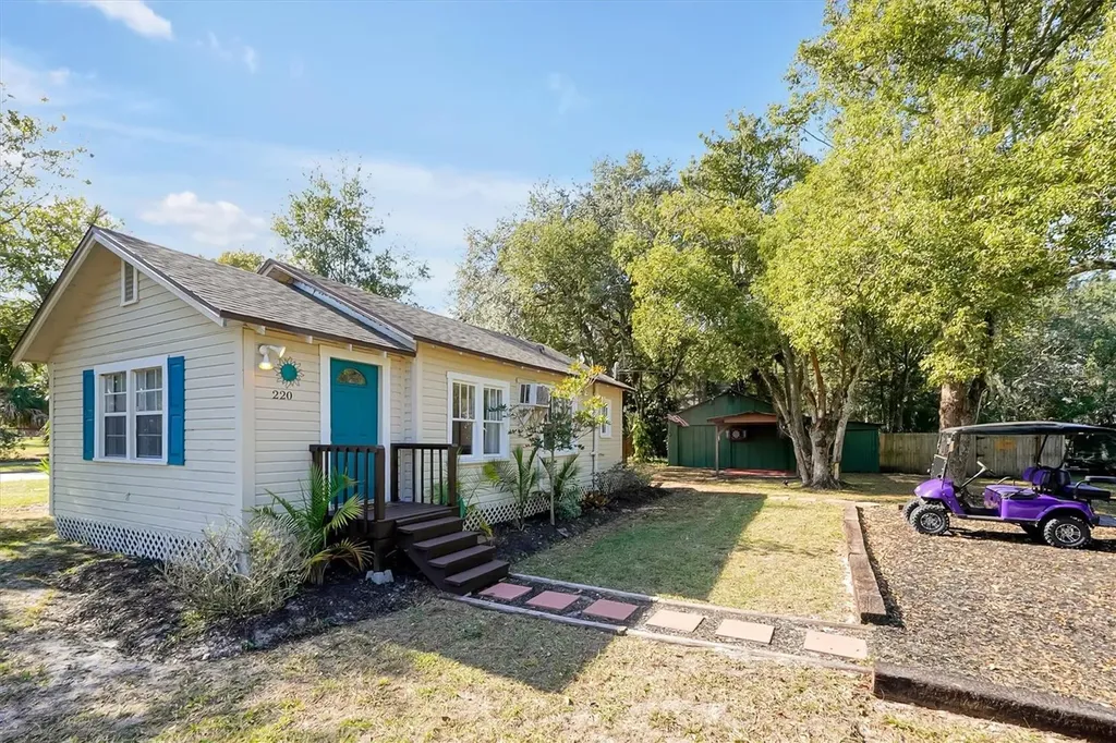 220 Avocado Avenue Sanford FL 32771