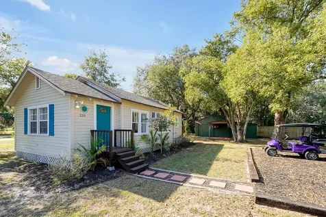 220 Avocado Avenue Sanford FL 32771