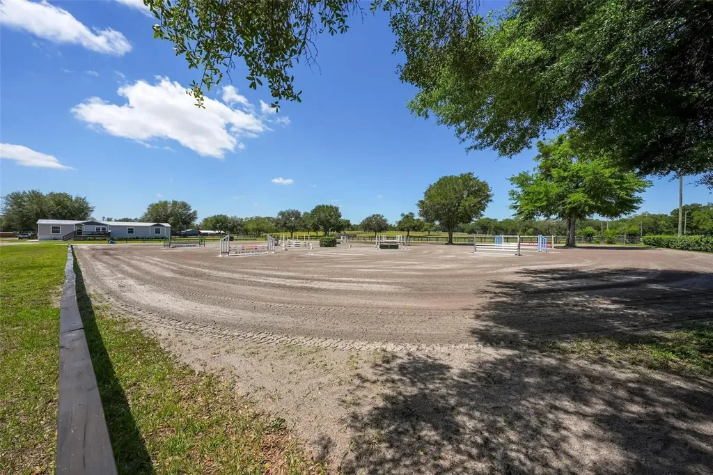 18350 SE 42nd Place Morriston FL 32668