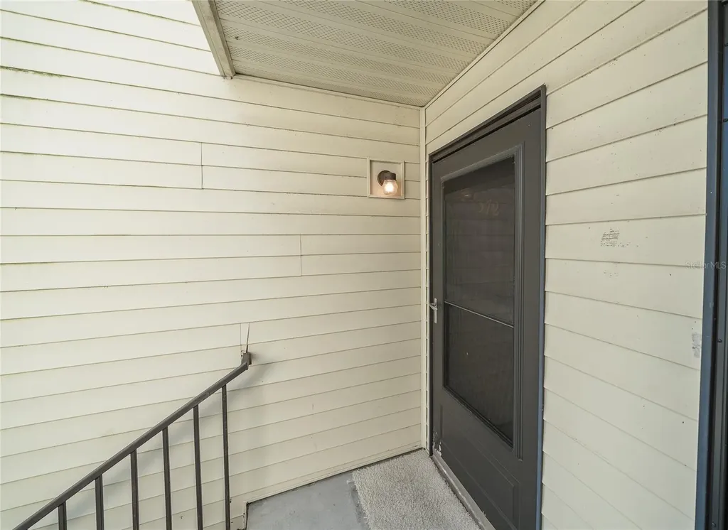 372 Moorings Cove Drive Tarpon Springs FL 34689