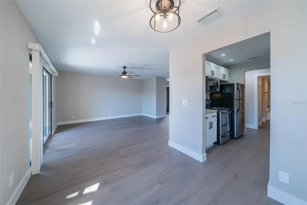 372 Moorings Cove Drive Tarpon Springs FL 34689