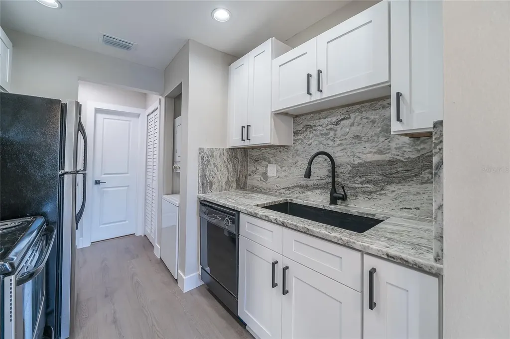 372 Moorings Cove Drive Tarpon Springs FL 34689