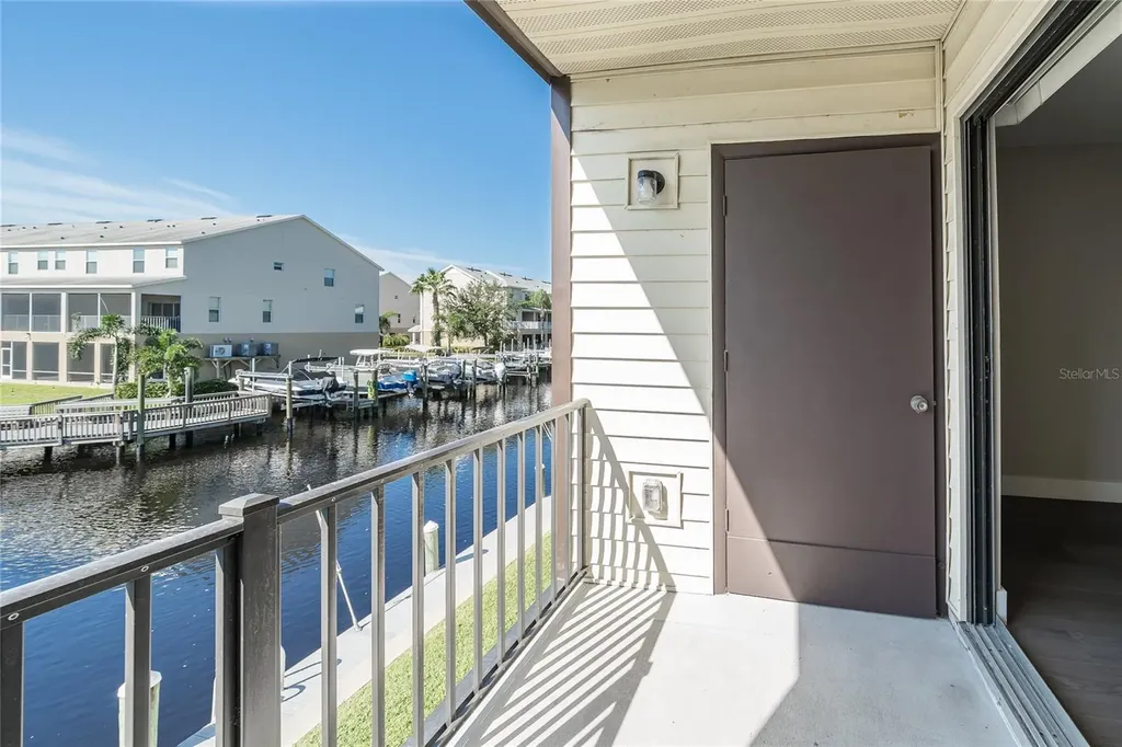 372 Moorings Cove Drive Tarpon Springs FL 34689