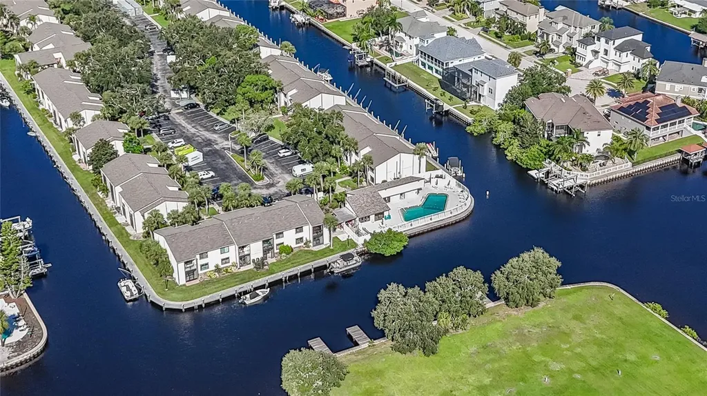 372 Moorings Cove Drive Tarpon Springs FL 34689