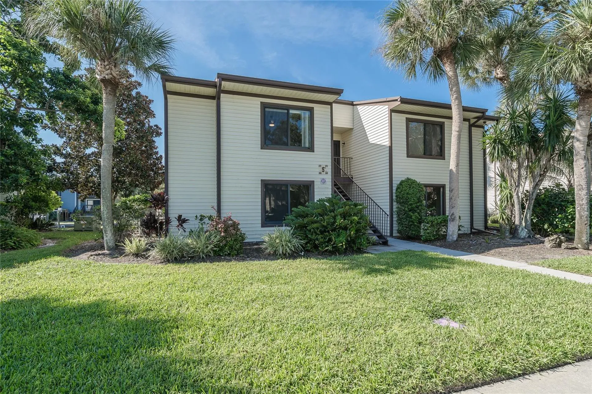 372 Moorings Cove Drive Tarpon Springs FL 34689